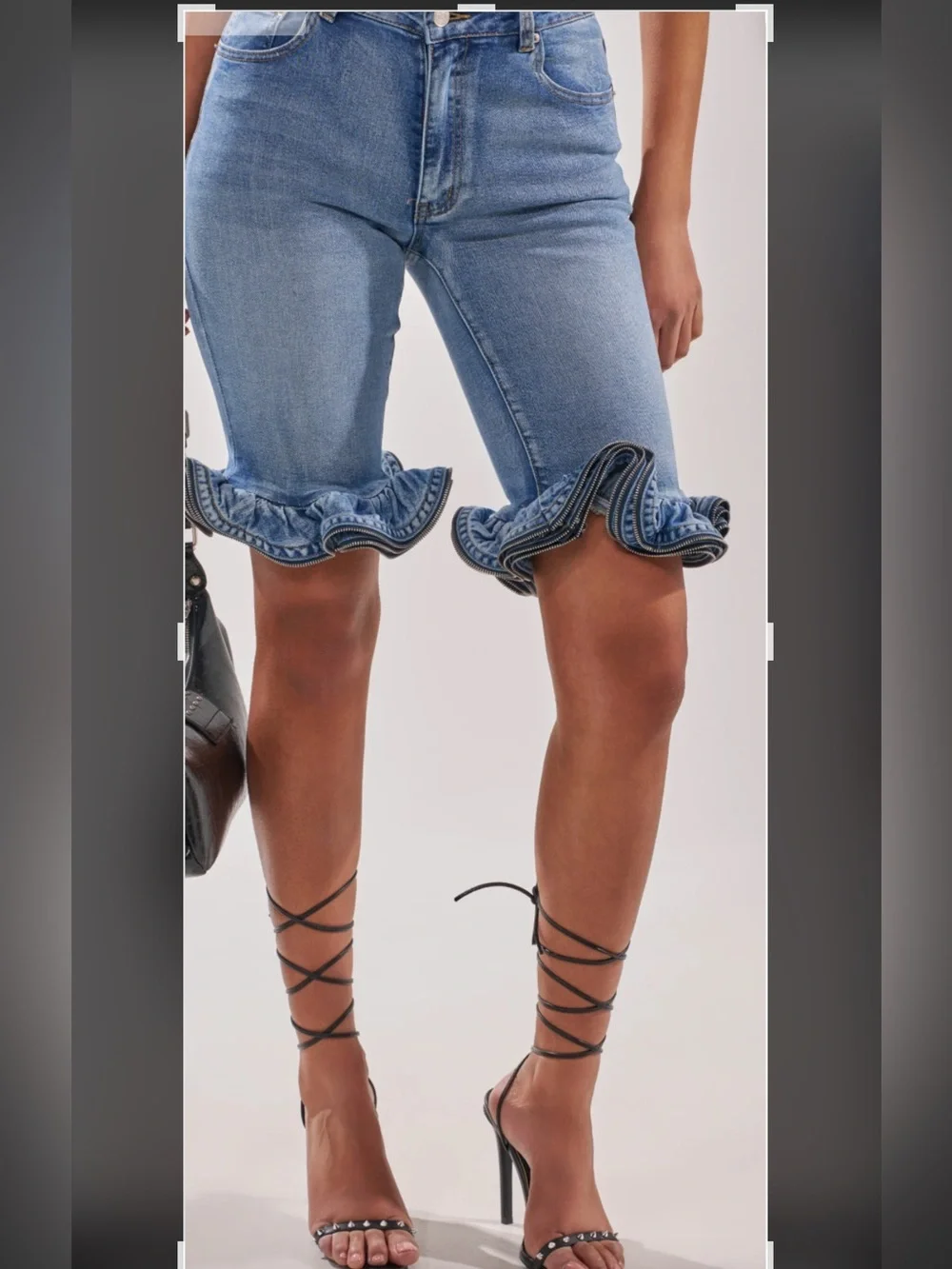 Women’s Denim Bermuda Shorts with Zipper Ruffle Hem Light Washed Pockets M👍